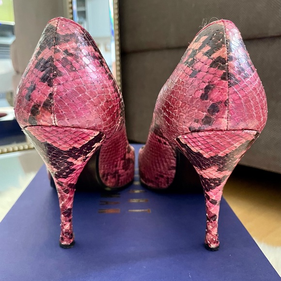 Matching Stuart Weitzman shoes & clutch - Picture 5 of 10